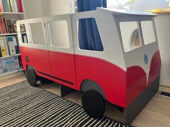 Detská posteľ auto