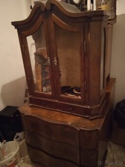 Barokova starožitna komoda