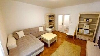 Veľký 2-izb.byt na ul. Ružová dolina, Ružinov, tehlový dom