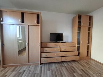 Na predaj obývačkove skrine