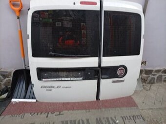 Zadné dvere komplet Fiat Doblo maxi rv 2018