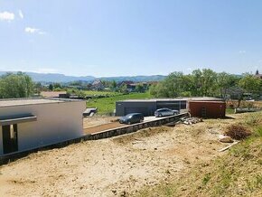 Stavebný, slnečný pozemok so stavebným pov.871 m2-Hôrky - 1