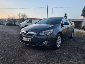 Opel Astra J