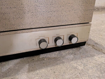 Retro kufrikovy gramofon