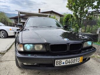 BMW e38 V8 735i
