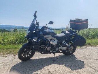 Predám Hondu VFR 800 X crossrunner
