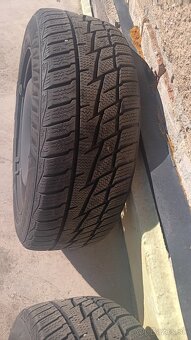 PREDÁM PNEU. 205/55/R16 CELOROČNÉ DEZÉN. 7.8MM - 1