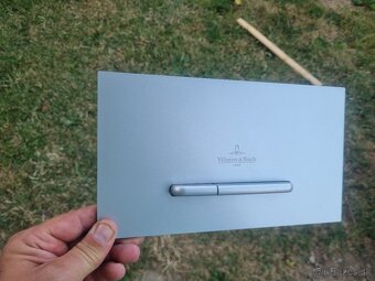 Villeroy & Boch ViConnect tlačidlo