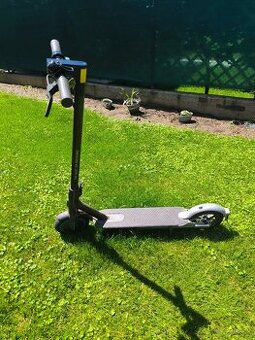xiaomi-mi-electric-scooter-pro-2-mercedes-f1-team-edition