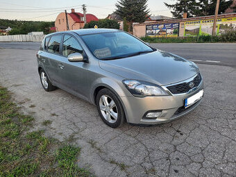 Kia Ceed 1.6 CRDi EXTRA 85 KW