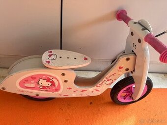 drevene dievcenske odrazadlo Hello Kitty