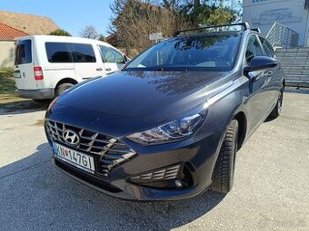 Hyundai i30 Hatchback  1.5 DPI BENZÍN Family SR 2023