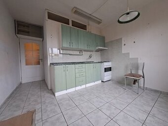 Veľkometrážny 3-izbový byt vo Vrútkach s úžasným výhľadom