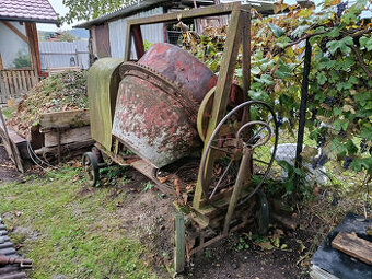 Miešačka na betón – 5 fúrikov – 250 l