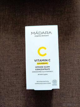 Pleťový koncentrát Vitamin C Intense Glow, Mádara, 30 ml