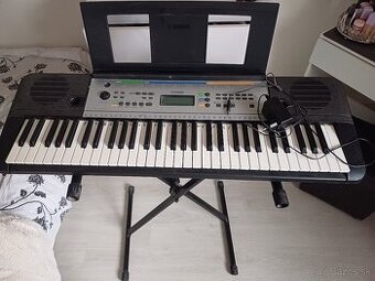 Elektronický klavír Yamaha