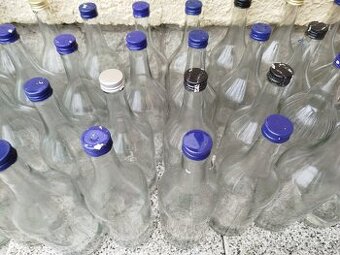 Fľaše sklenené 1 L číre s vrchnákom predám.