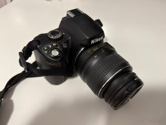 predam nikon d40 nikkor 18-55 1:3,5-5,6 nikkor 35mm 1:1,8