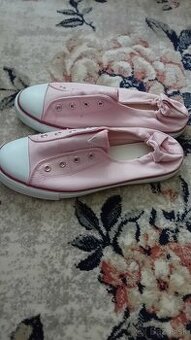 Nové tenisky,veľ.41