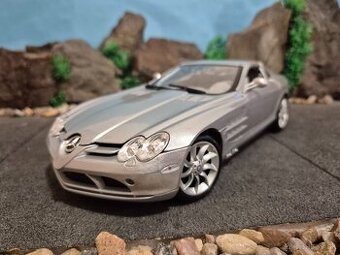 Prodám model 1:18 Mercedes McLaren SLR