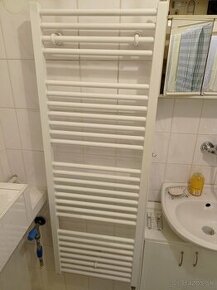 Elektrický kúpeľňový radiátor