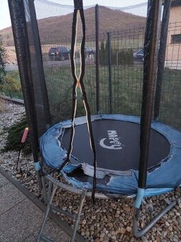 Trampolína