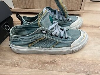Diesel, New Balance, Adidas