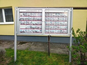 Úradná tabuľa / Vitrína, dvojkrídlová, uzamykacia, vonkajšia