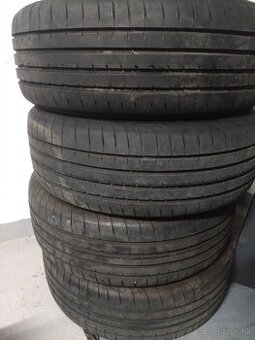 235/60R18