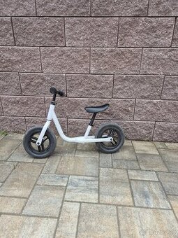 Detsky dievčenský bicykel a odrážadlo