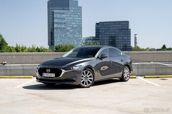 Mazda 3 Sedan/ Adaptívny tempomat/ Vyhrievané sedadlá
