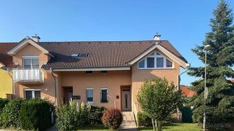 REZERVOVANÉ - Štýlový 2 izbový byt so záhradkou, Pezinok
