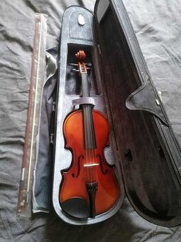 predám husle Stagg VN-4/4 L