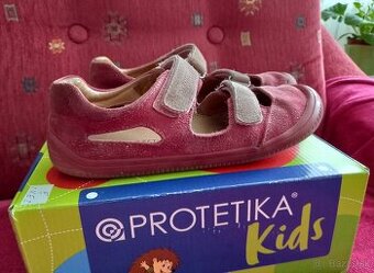 Predám dievčenské sandálky - topánky č. 35 Protetika