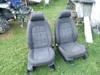 Fabia 2 predné sedadlo