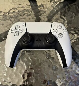 PlayStation 5 DualSense Controller