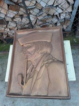 Predám  -nástenný reliéf Bača s fajkou