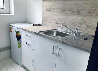 Kuchynská linka s pracovnou doskou a drezom - 1