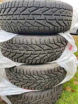 Predam gumy 205/60 R16 92H zimne