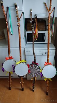 Ozembuchy so strunenim na hranie,  prof poi paličky