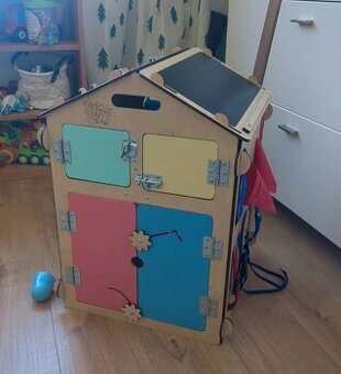 Activity board montessori domcek