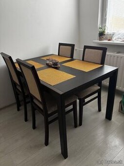 Predam kuchynsky / jedalensky stol + 4 stoličky