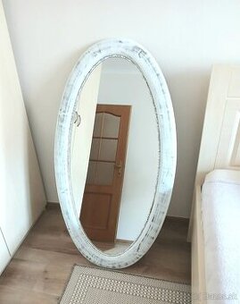 Biele vidiecke zrkadlo s efektom zošúchanej farby