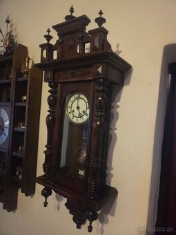 Starožitné závesné hodiny