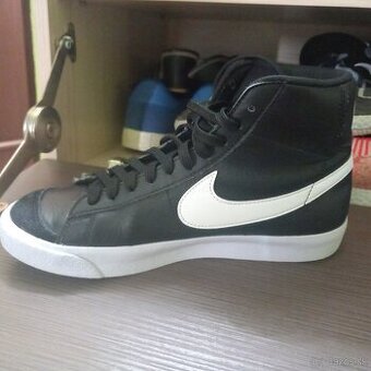 Nike Bleazar kožené tenisky