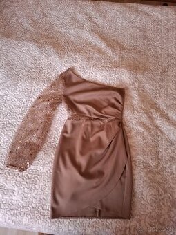 Krátke medené šaty