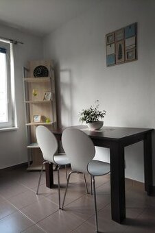 Prenajmem kompletne zariadený 1.izb. byt v CENTRE PB