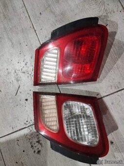 Predám dvere svetlá na Nissan almera 1.5 66kw QG15 rok 200