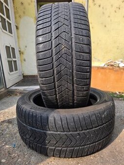 Ponúkam 2 zimné pneumatiky Pirelli Scorpion 275/45 R20