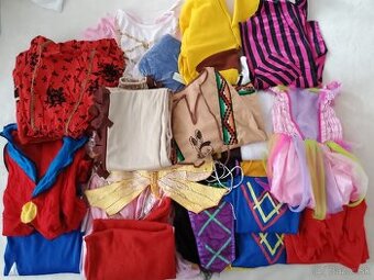 24 kusov karnevalových masiek MIX